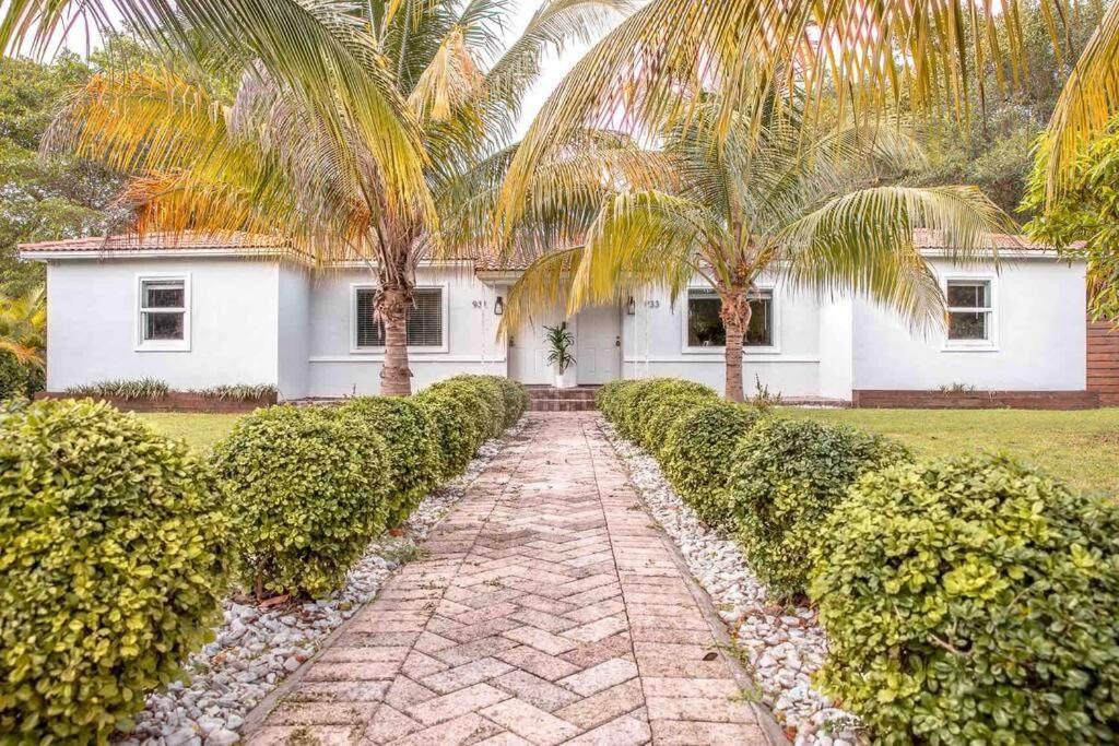 Вилла House With Pool And Bbq, 12 Min To The Beach Miami Shores Экстерьер фото